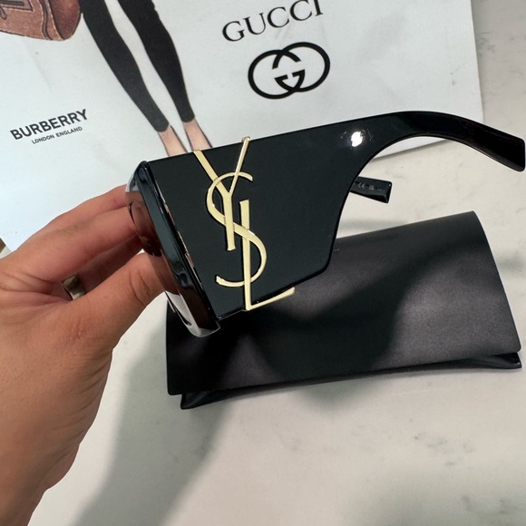 SALE🤍Yves Saint Laurent blaze logo Black Sunglasses - Picture 6 of 16